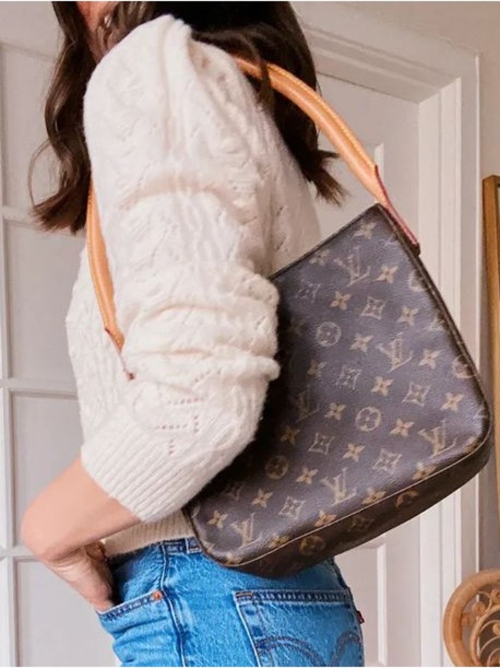 Louis Vuitton looping mm monogram zipper closure